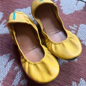 Gavrielli Tieks women’s slip on flats!